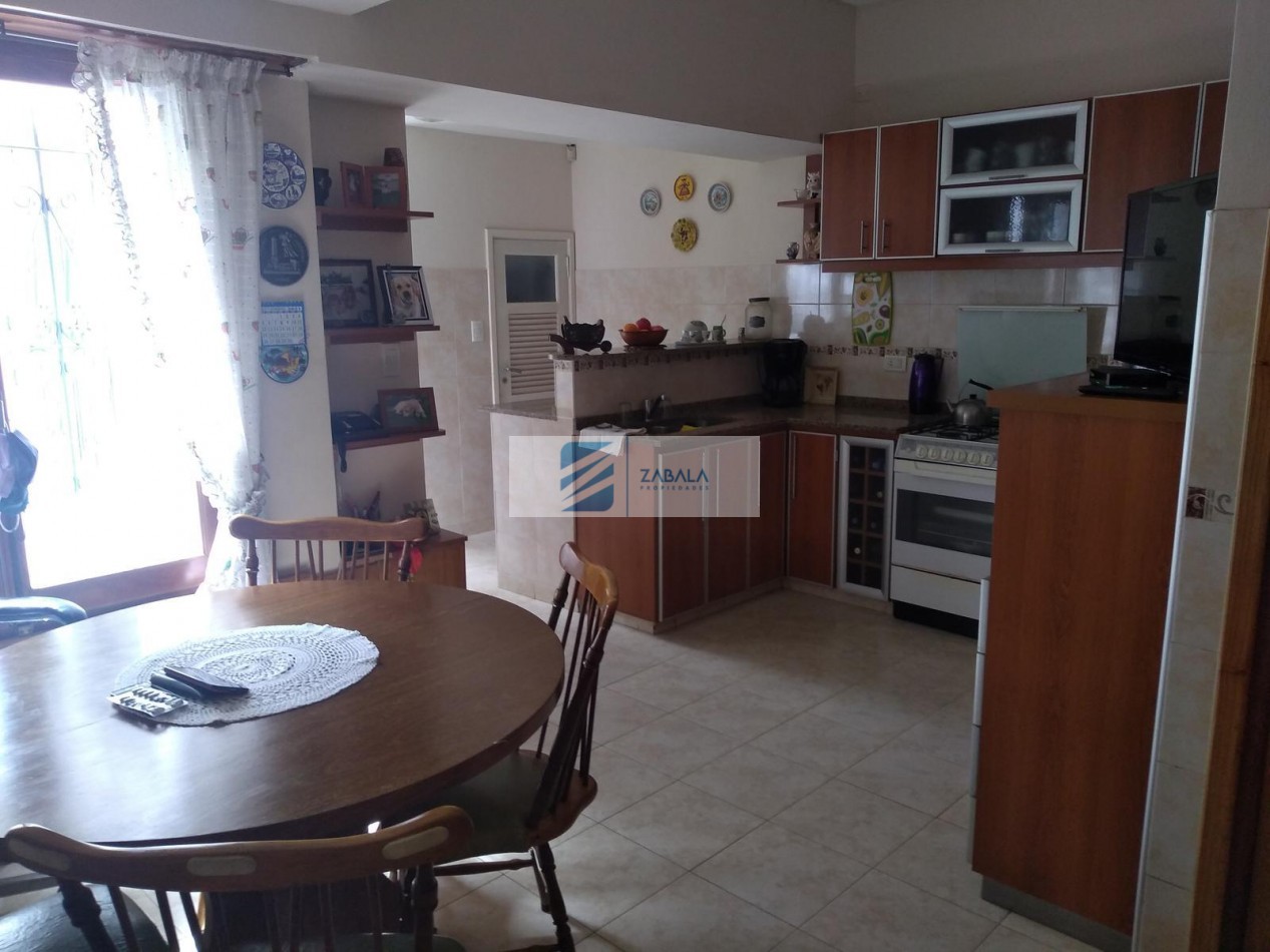 CASA 5 AMB PARQUE Y COCHERA 