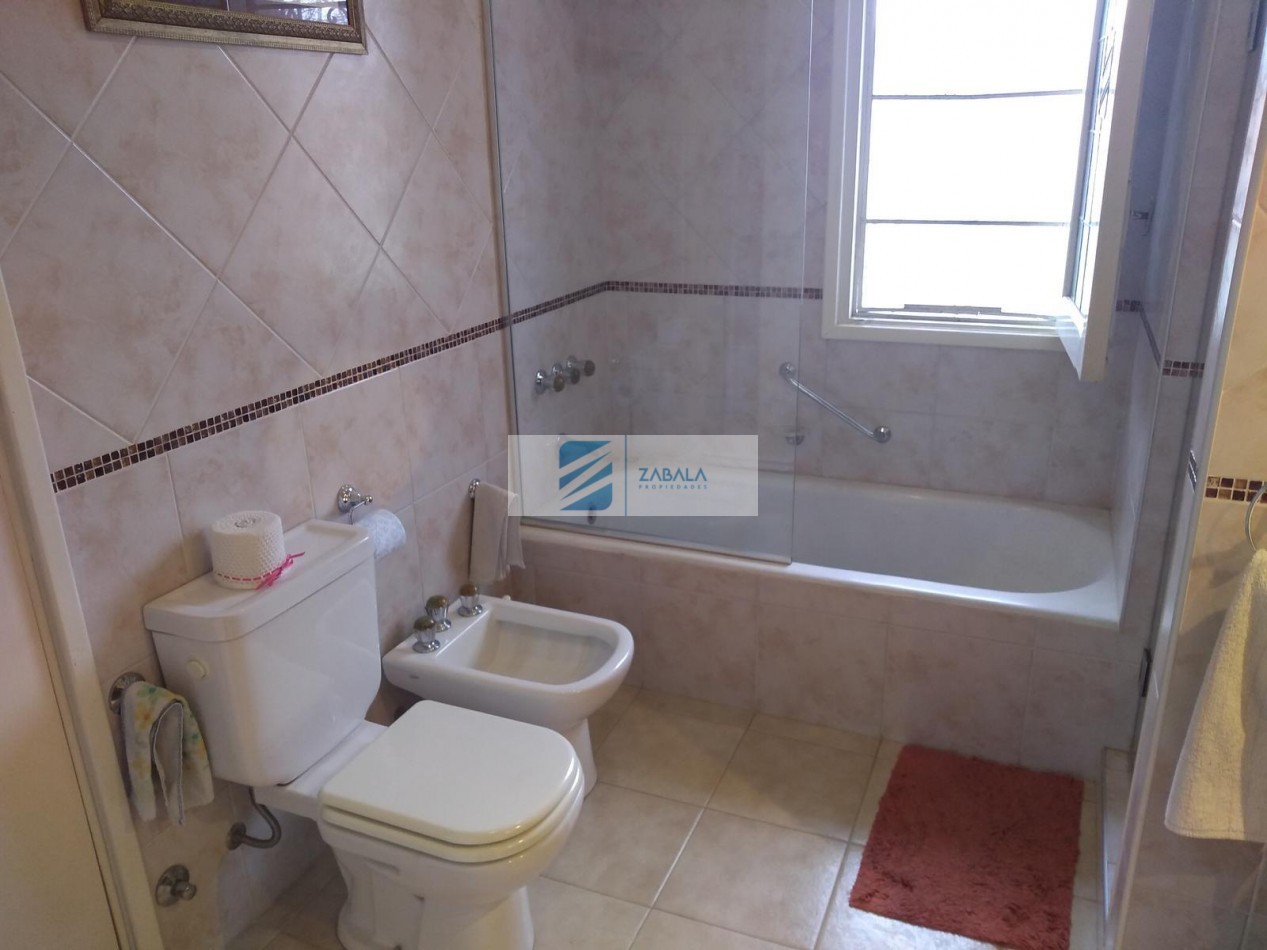 CASA 5 AMB PARQUE Y COCHERA 