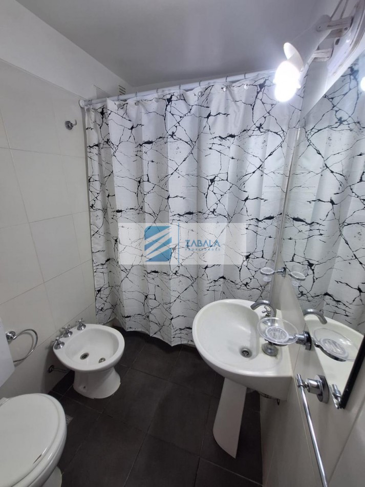 DEPARTAMENTO 4 AMB CON BALCON A LA CALLE